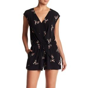 BCBGeneration Fainting Flowers Overlapping Romper in Black Floral, Medium